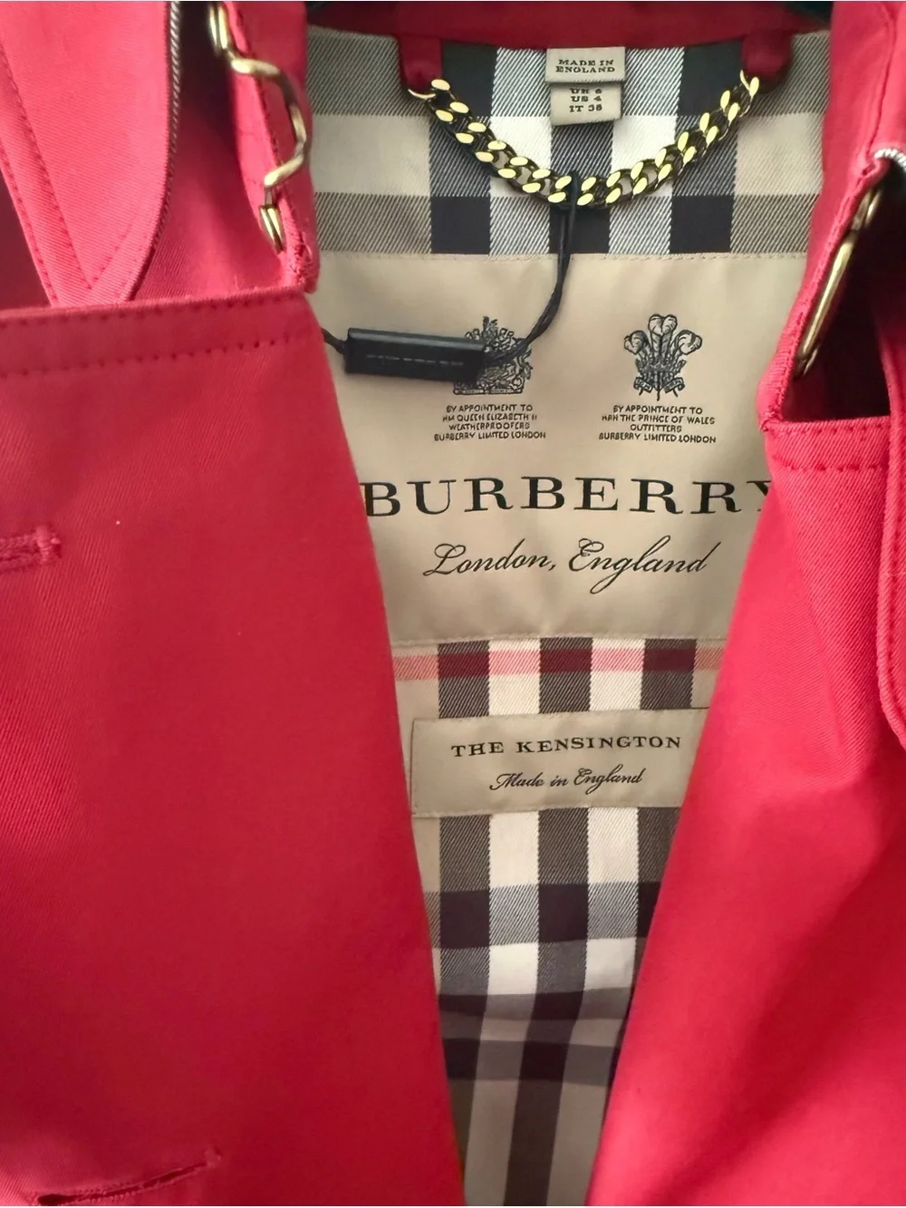 Burberry Red Double-Breasted Trench with Belt - Picture 4 of 5